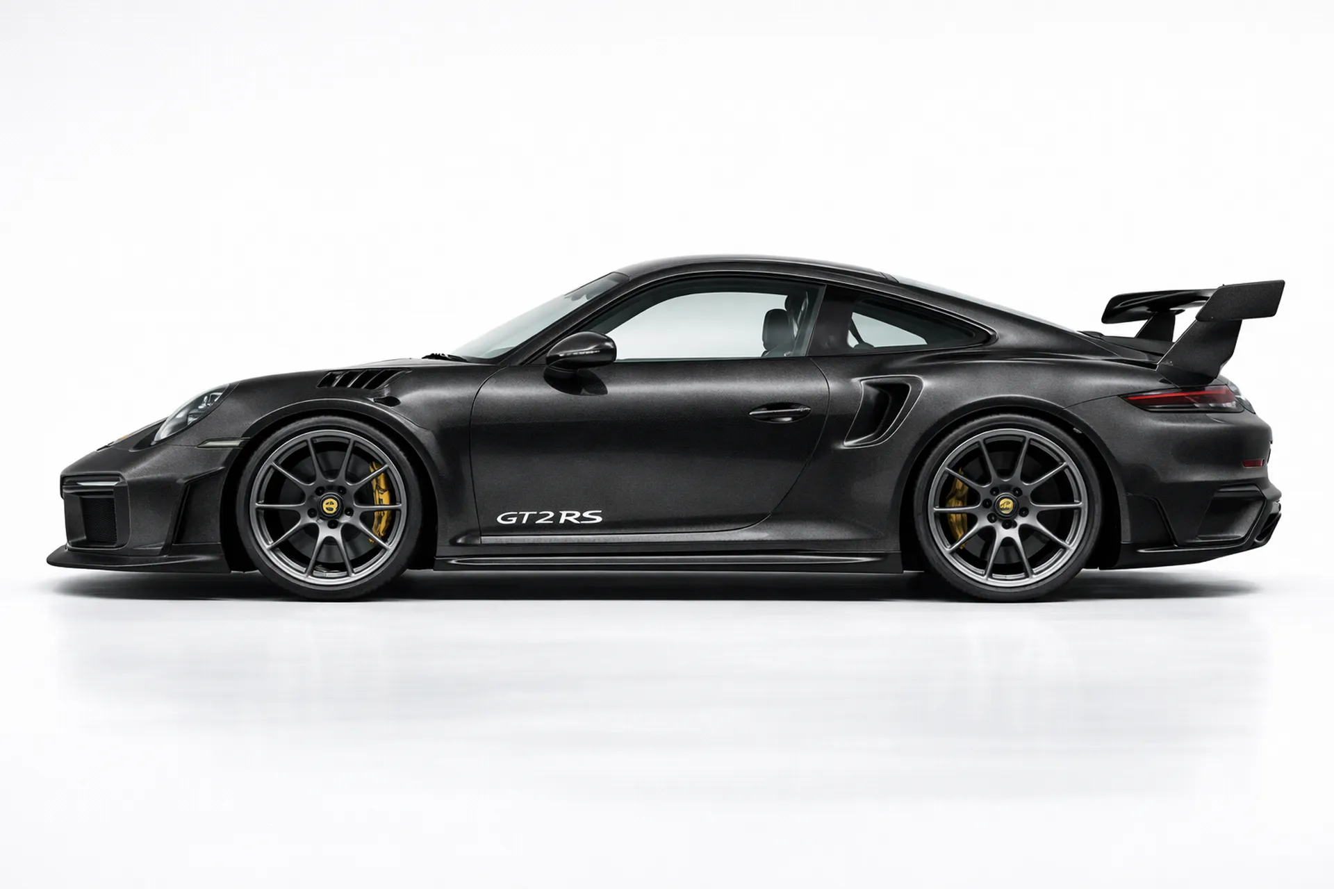 Porsche GT2 RS coachbuild side view in carbon fiber by Micarja Racing