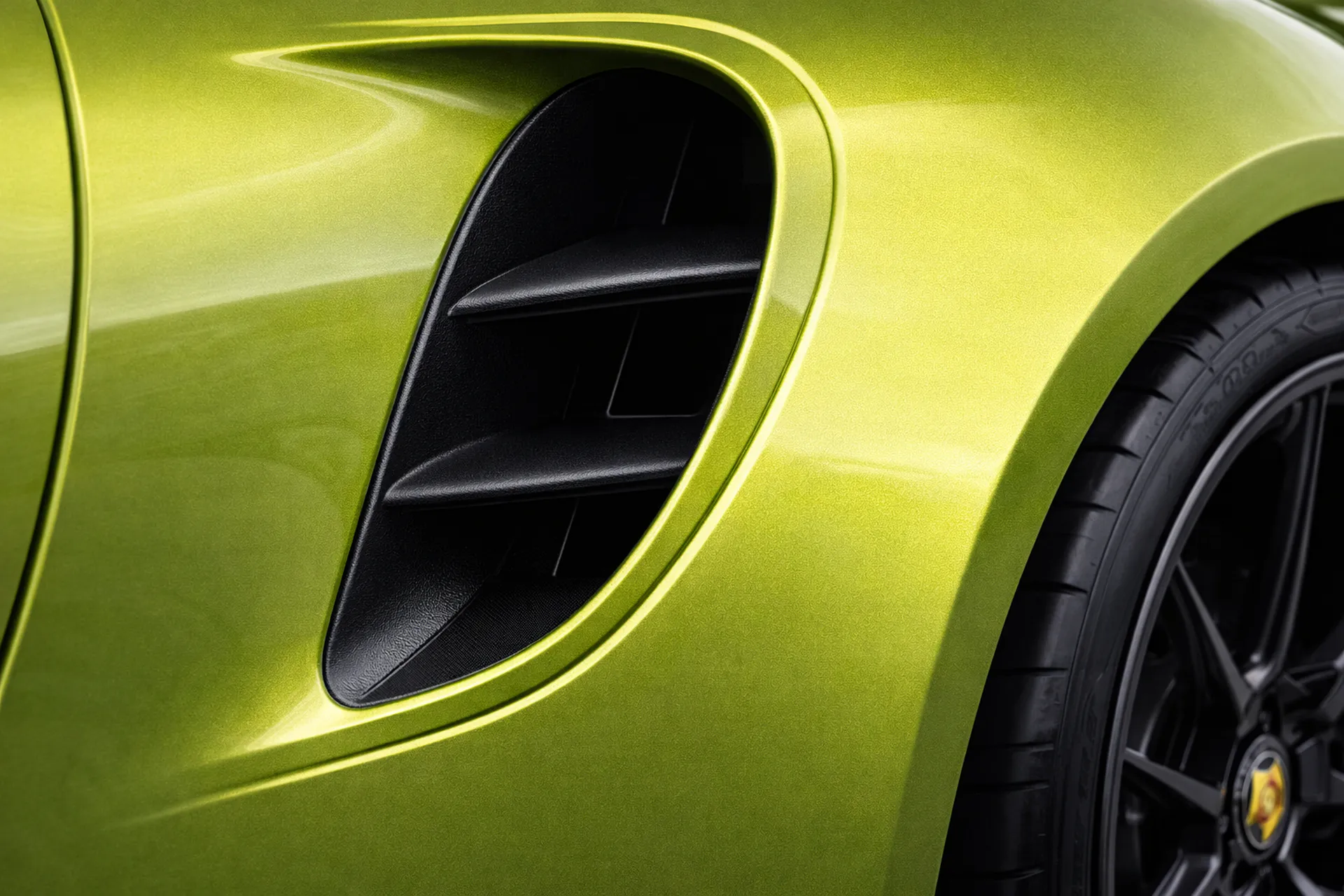 Porsche wheel fitment and engineering detail on Porsche Turbo S